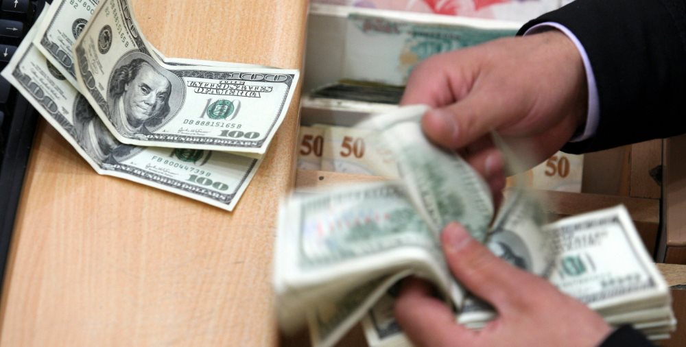 Rriten valutat kryesore, forcohen ndjeshem Paundi dhe Dollari